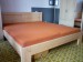 Masivní postel borovice